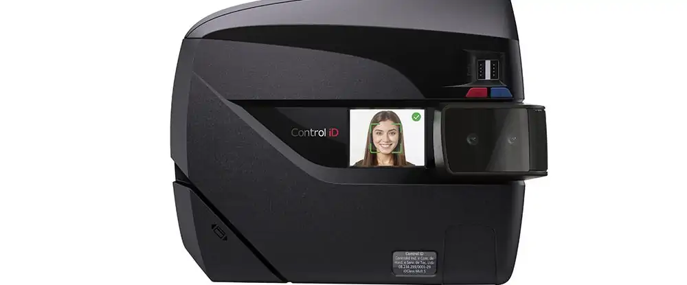 Relógio de ponto Control iD com reconhecimento facial